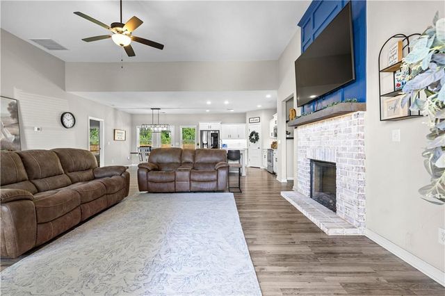 161 Springwood Drive, Carrollton, GA 30117