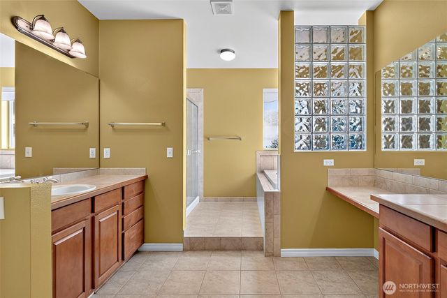 6733 Montevista Drive SE, Auburn, WA 98092