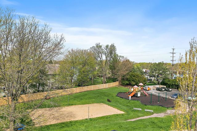 5400 Astor Lane 411, Rolling Meadows, IL 60008
