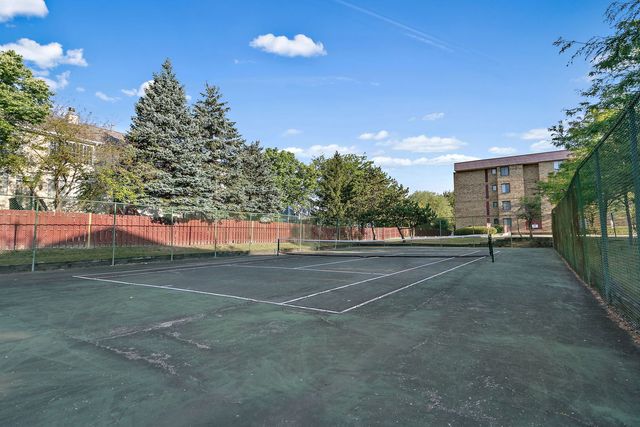 5400 Astor Lane 411, Rolling Meadows, IL 60008