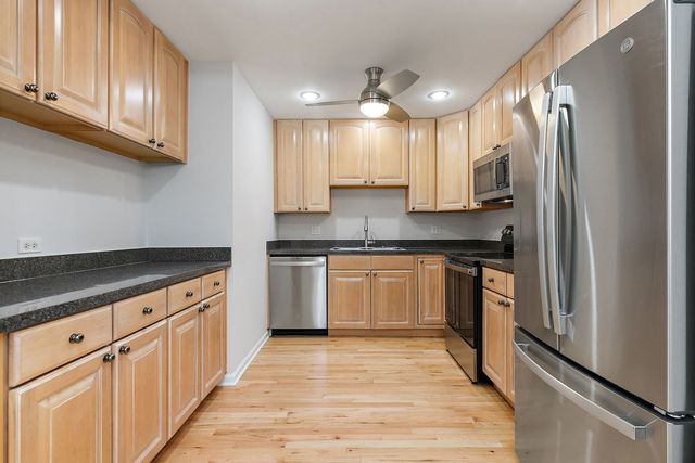 5400 Astor Lane 411, Rolling Meadows, IL 60008
