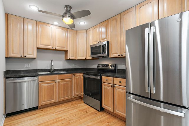 5400 Astor Lane 411, Rolling Meadows, IL 60008