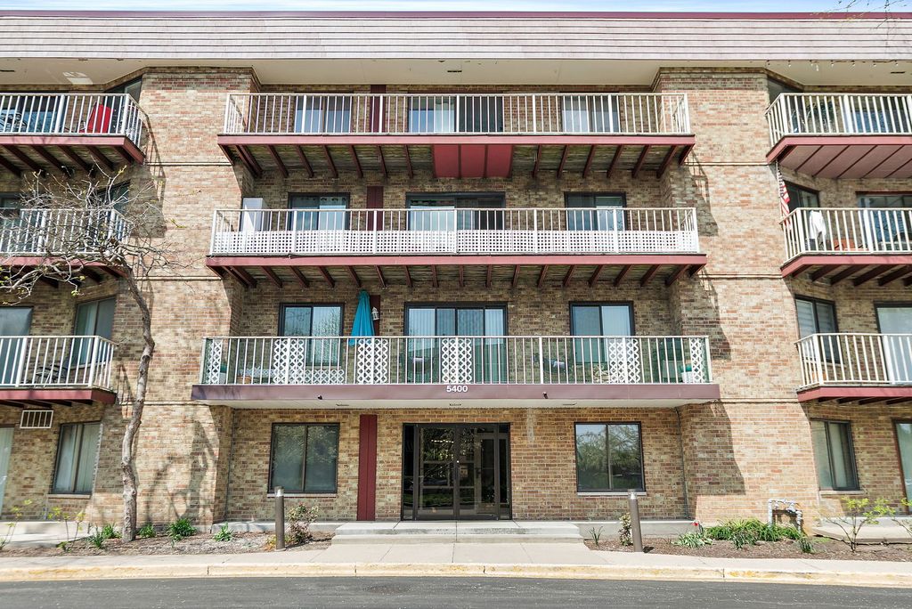 5400 Astor Lane 411, Rolling Meadows, IL 60008