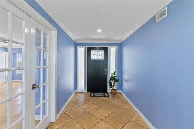 9918 Leopard St, Corpus Christi, TX 78410