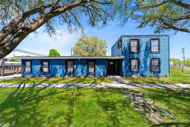 9918 Leopard St, Corpus Christi, TX 78410