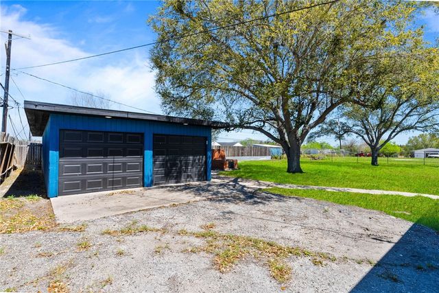 9918 Leopard St, Corpus Christi, TX 78410