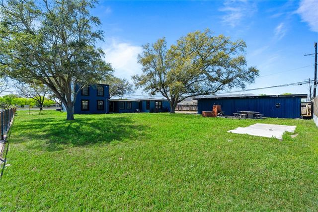 9918 Leopard St, Corpus Christi, TX 78410