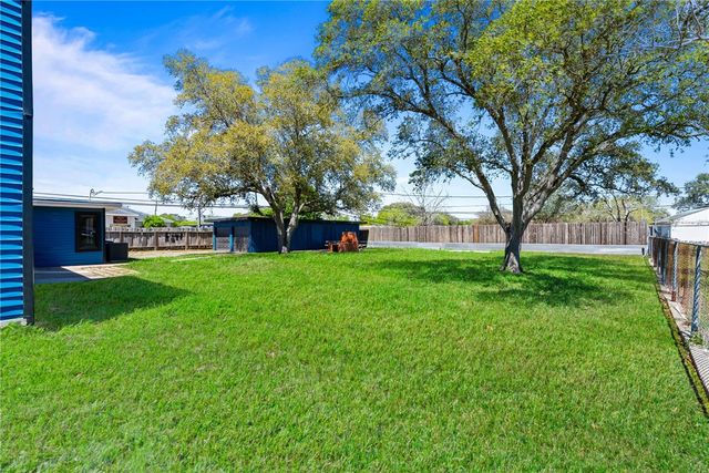 9918 Leopard St, Corpus Christi, TX 78410