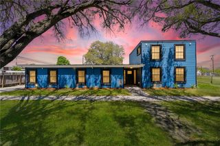 9918 Leopard St, Corpus Christi, TX 78410