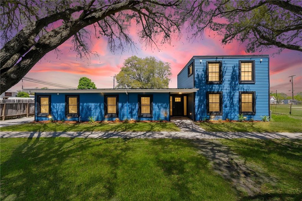 9918 Leopard St, Corpus Christi, TX 78410