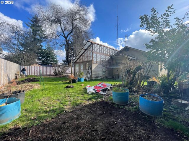 4041 BELL Ave, Eugene, OR 97402