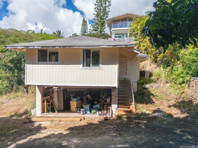 3904 Maunahilu Place, Honolulu, HI 96816