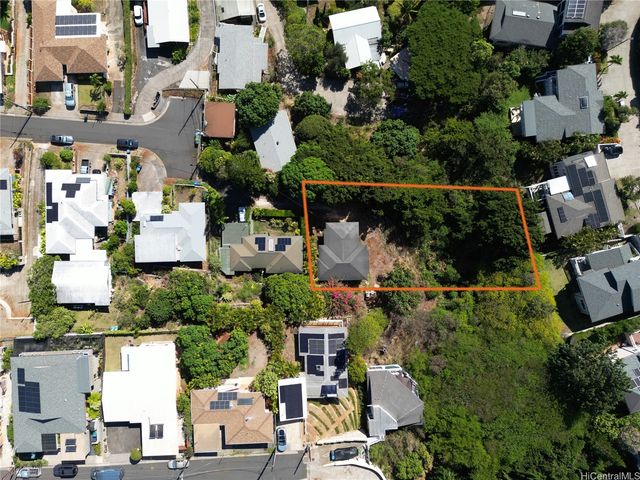 3904 Maunahilu Place, Honolulu, HI 96816