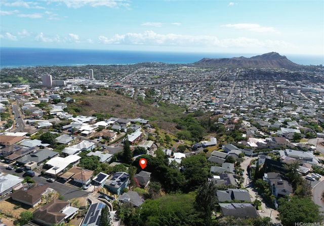 3904 Maunahilu Place, Honolulu, HI 96816