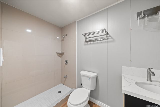 3904 Maunahilu Place, Honolulu, HI 96816