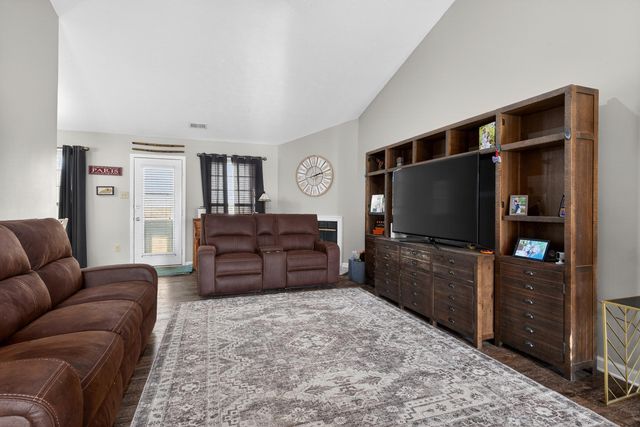 140 Old Post Road, Paris, KY 40361