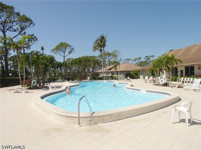 112 Penny LN 6, Naples, FL 34112