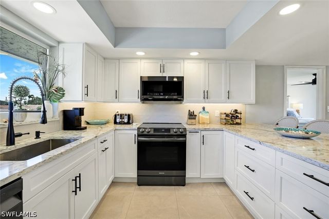 112 Penny LN 6, Naples, FL 34112