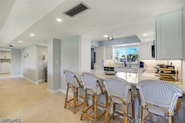 112 Penny LN 6, Naples, FL 34112