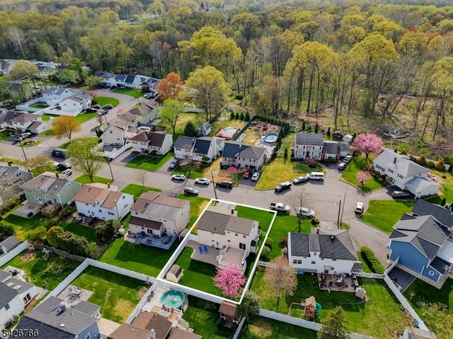 47 Epping Dr, Kenilworth Boro, NJ 07033