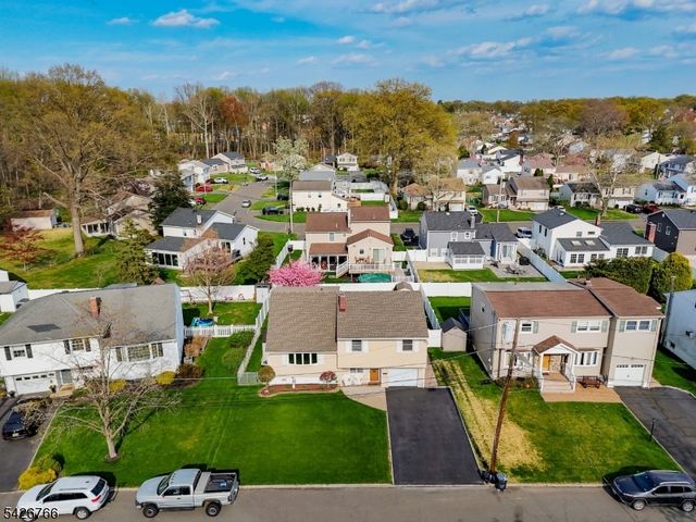 47 Epping Dr, Kenilworth Boro, NJ 07033