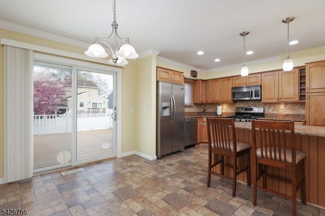 47 Epping Dr, Kenilworth Boro, NJ 07033