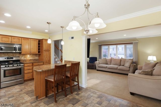 47 Epping Dr, Kenilworth Boro, NJ 07033
