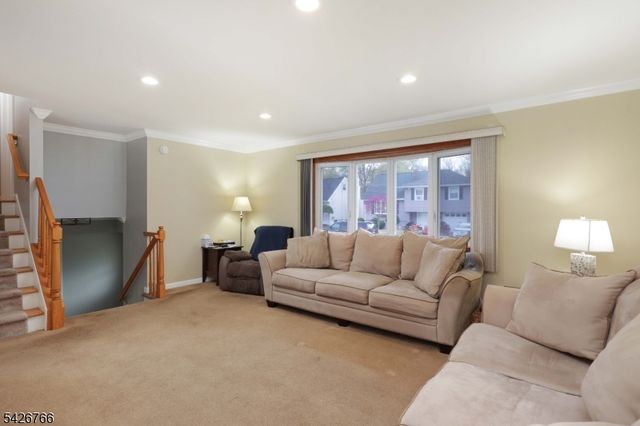 47 Epping Dr, Kenilworth Boro, NJ 07033