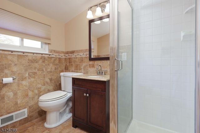 47 Epping Dr, Kenilworth Boro, NJ 07033