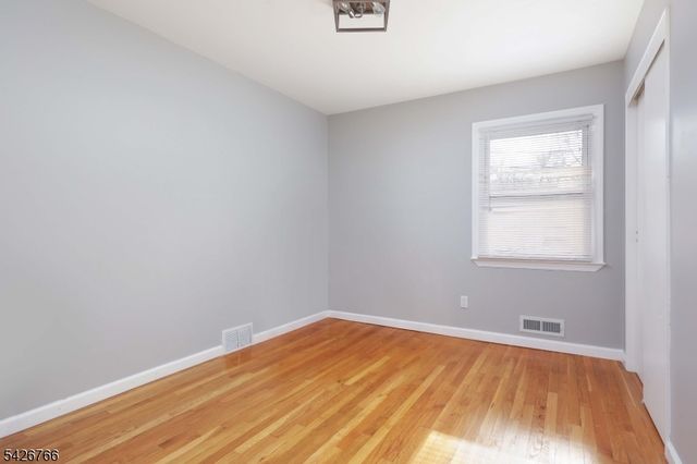 47 Epping Dr, Kenilworth Boro, NJ 07033