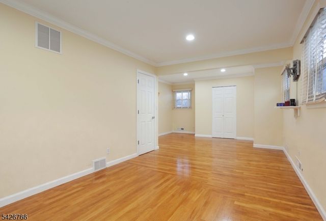 47 Epping Dr, Kenilworth Boro, NJ 07033