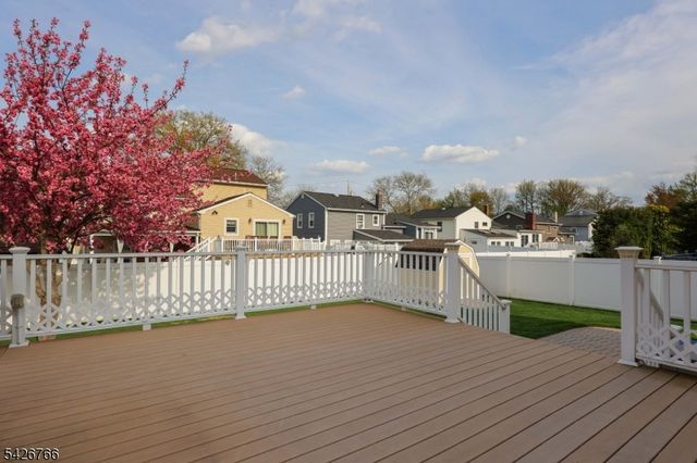47 Epping Dr, Kenilworth Boro, NJ 07033