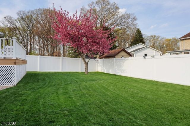 47 Epping Dr, Kenilworth Boro, NJ 07033