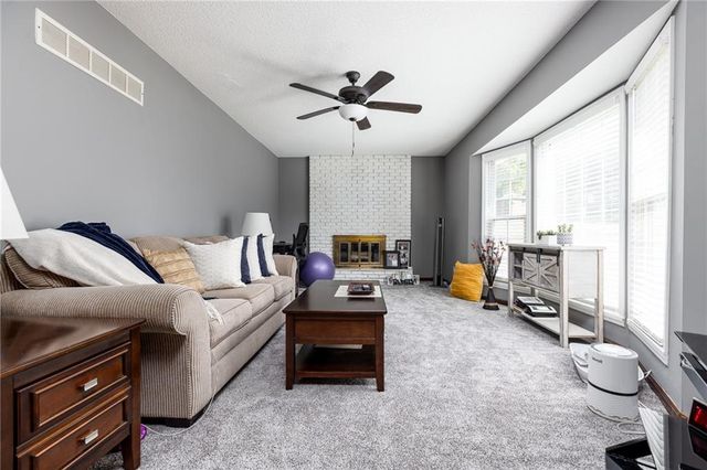 6000 N Wyandotte Street, Kansas City, MO 64118