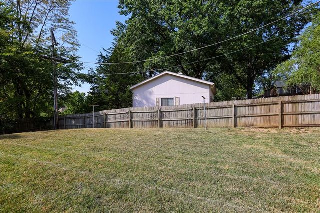 6000 N Wyandotte Street, Kansas City, MO 64118