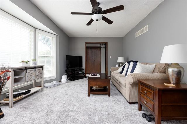 6000 N Wyandotte Street, Kansas City, MO 64118