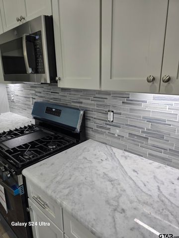 913 Alex Dr, Whitehouse, TX 75791