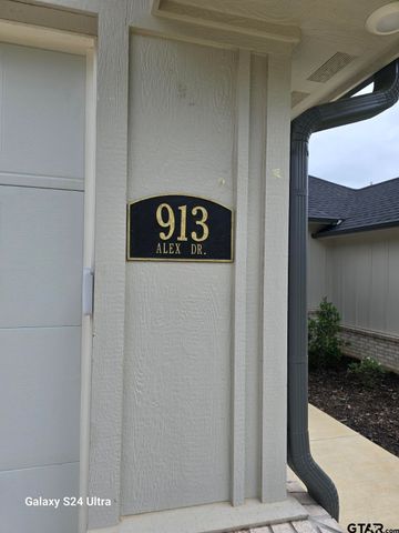 913 Alex Dr, Whitehouse, TX 75791