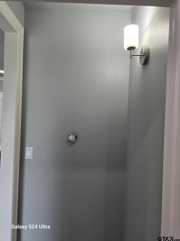 913 Alex Dr, Whitehouse, TX 75791