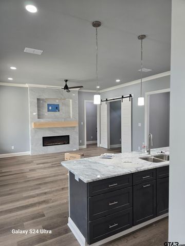 913 Alex Dr, Whitehouse, TX 75791