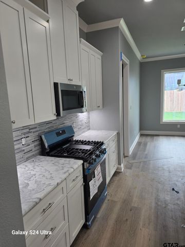 913 Alex Dr, Whitehouse, TX 75791