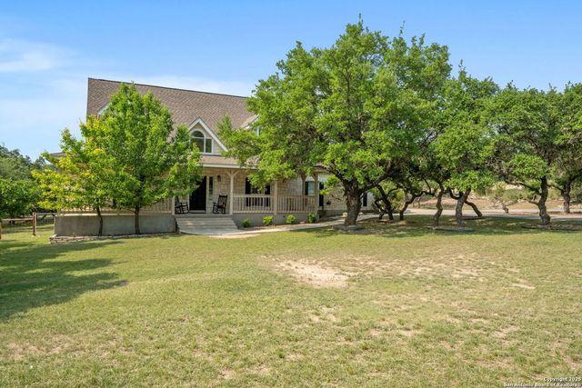 102 Kendall View Dr, Boerne, TX 78006