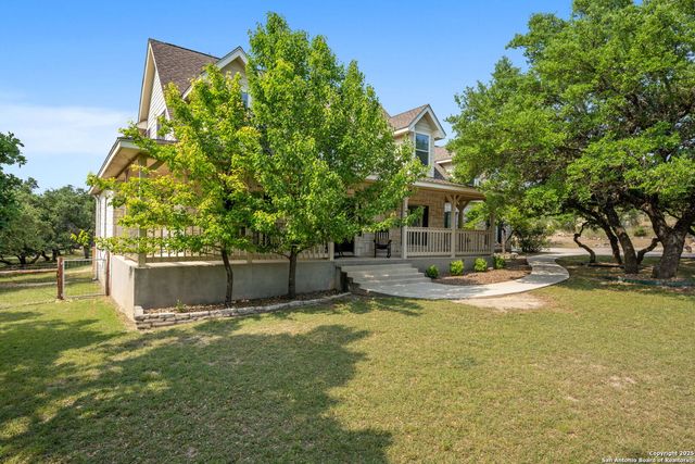 102 Kendall View Dr, Boerne, TX 78006