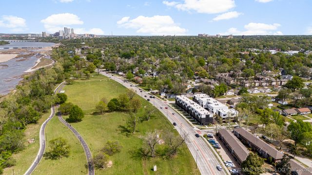 3783 S Riverside Drive 3783, Tulsa, OK 74105