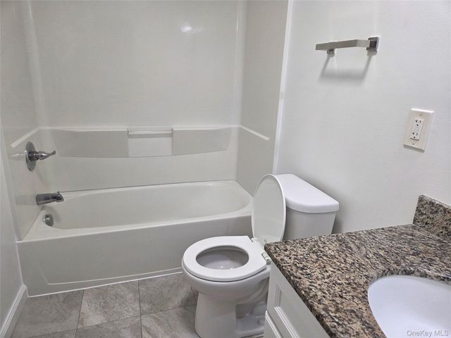 12 Pavilion Road 5, Suffern, NY 10901