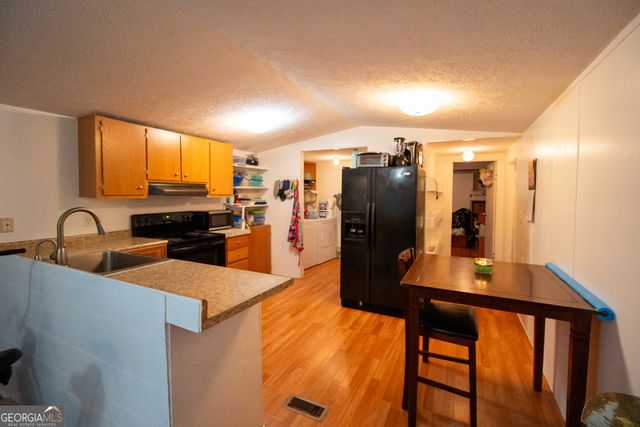 28 Monique Drive, Hartwell, GA 30643