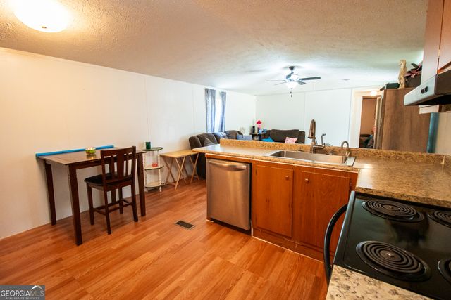 28 Monique Drive, Hartwell, GA 30643