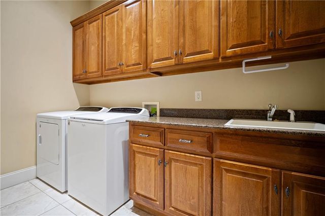 3203 Wynnfield Drive E, Mobile, AL 36695