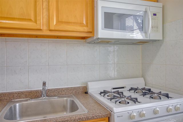 78-35 147th Street 2E, Kew Garden Hills, NY 11367