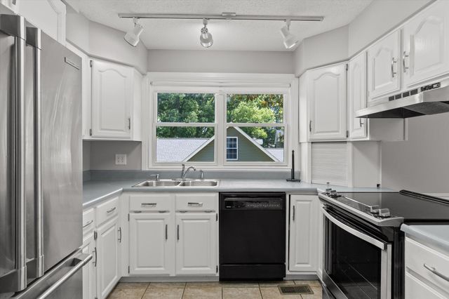 7709 Diamondhead Drive, Ooltewah, TN 37363